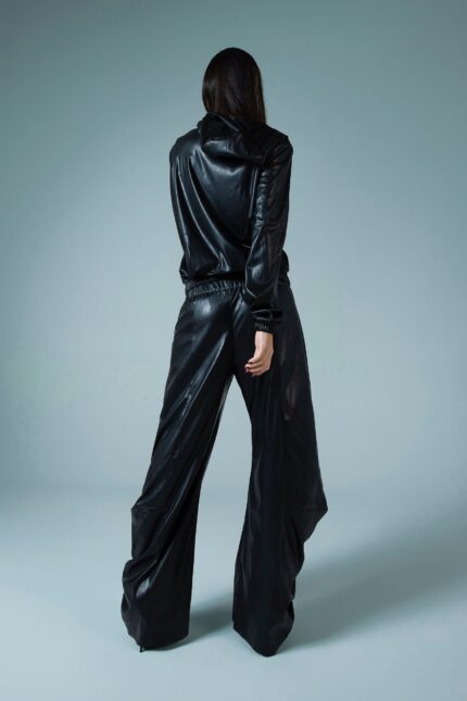 Pantalone oversize in ecopelle